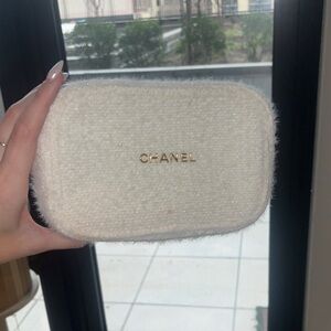 CHANEL Cream Tweed Small makeup/jewelry Case with Gold Logo